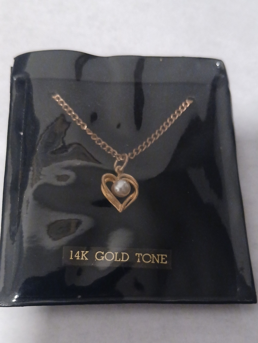 VINTAGE 14K Gold Tone Heart Pendant Necklace with Pearl Accent